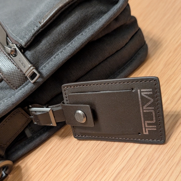 TUMI Alpha 3 Triple Compartment Briefcase/Computer Bag - Picture 8 of 10